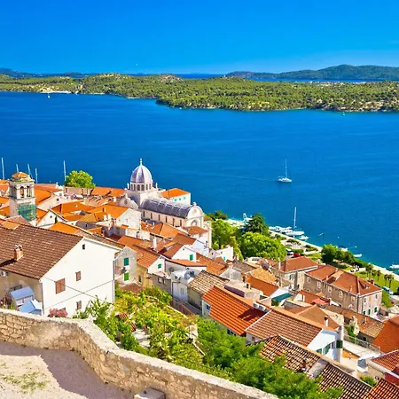 In - Sibenik Riviera 35910 * Primošten